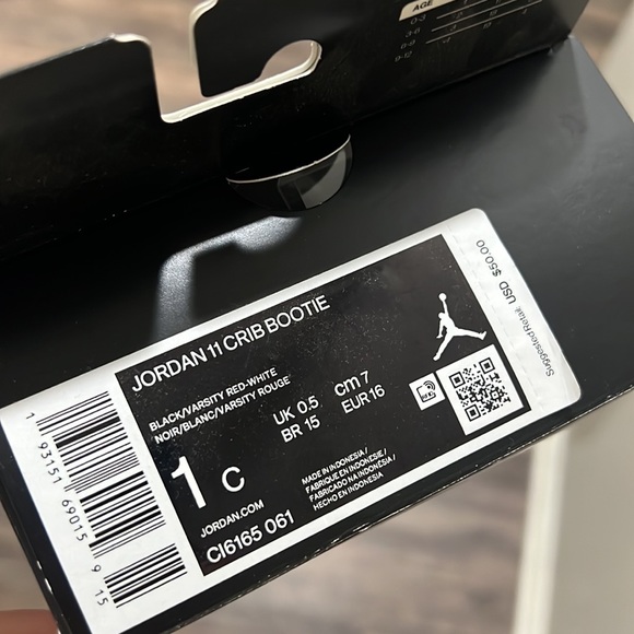 Jordan 11 crib size - Picture 2 of 2